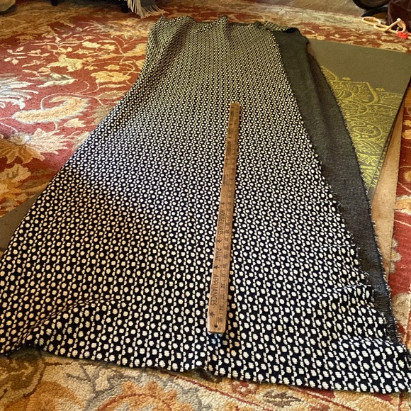 Wool stretch fabric for blanket, skirt or dress black white 80 inches by 52 wide - Picture 5 of 9